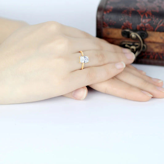 Hydra 1.75-Carat Trendy 10K Gold Rectangle Cut Moissanite Solitaire Ring