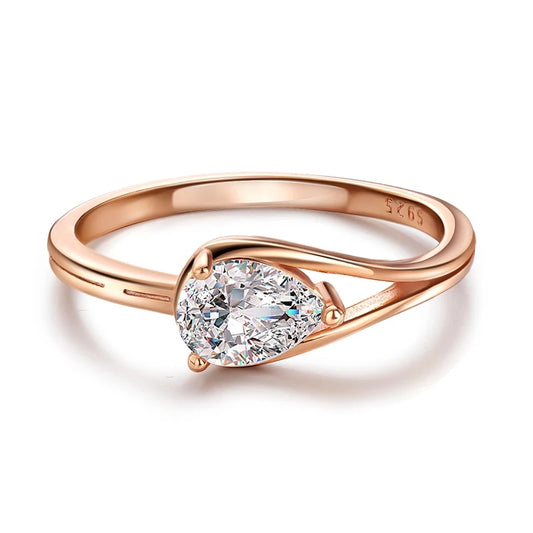 Spica Ring: A Unique Pear-Cut Moissanite Masterpiece