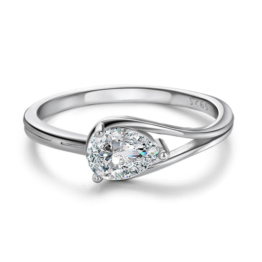 Spica Ring: A Unique Pear-Cut Moissanite Masterpiece