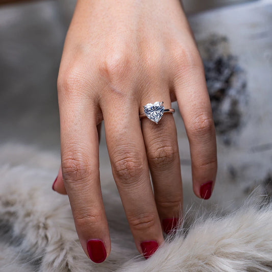 Hadar 4-Carat Heart-Cut Moissanite Diamond Ring – A Romantic Masterpiece