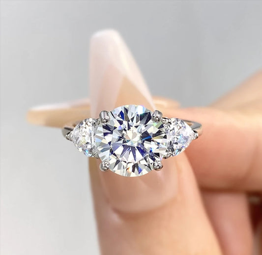 Auriga 5-Carat Brilliant Round Hand Cut Moissanite Diamond Ring