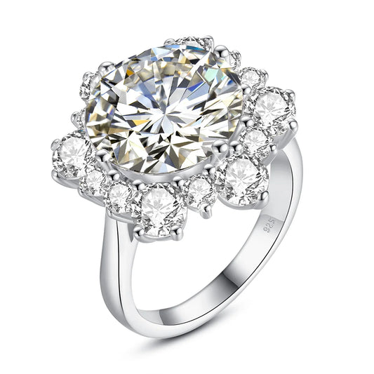 Juno 8-Carat Moissanite Diamond Floral Ring – Bold, Romantic, and Luxurious